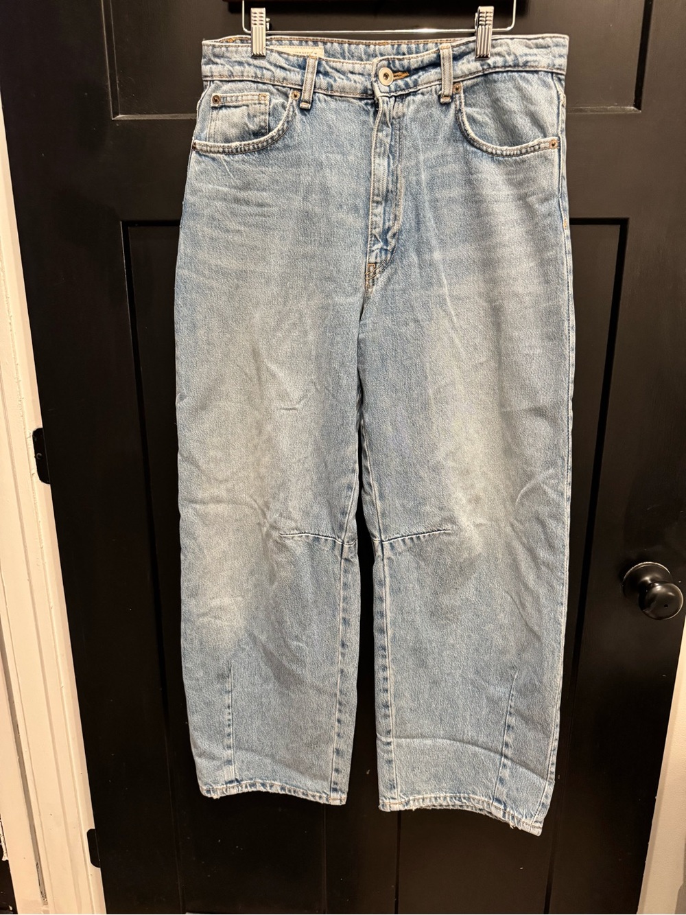 ZARA Barrel Leg Jeans size 6– Excellent Condition